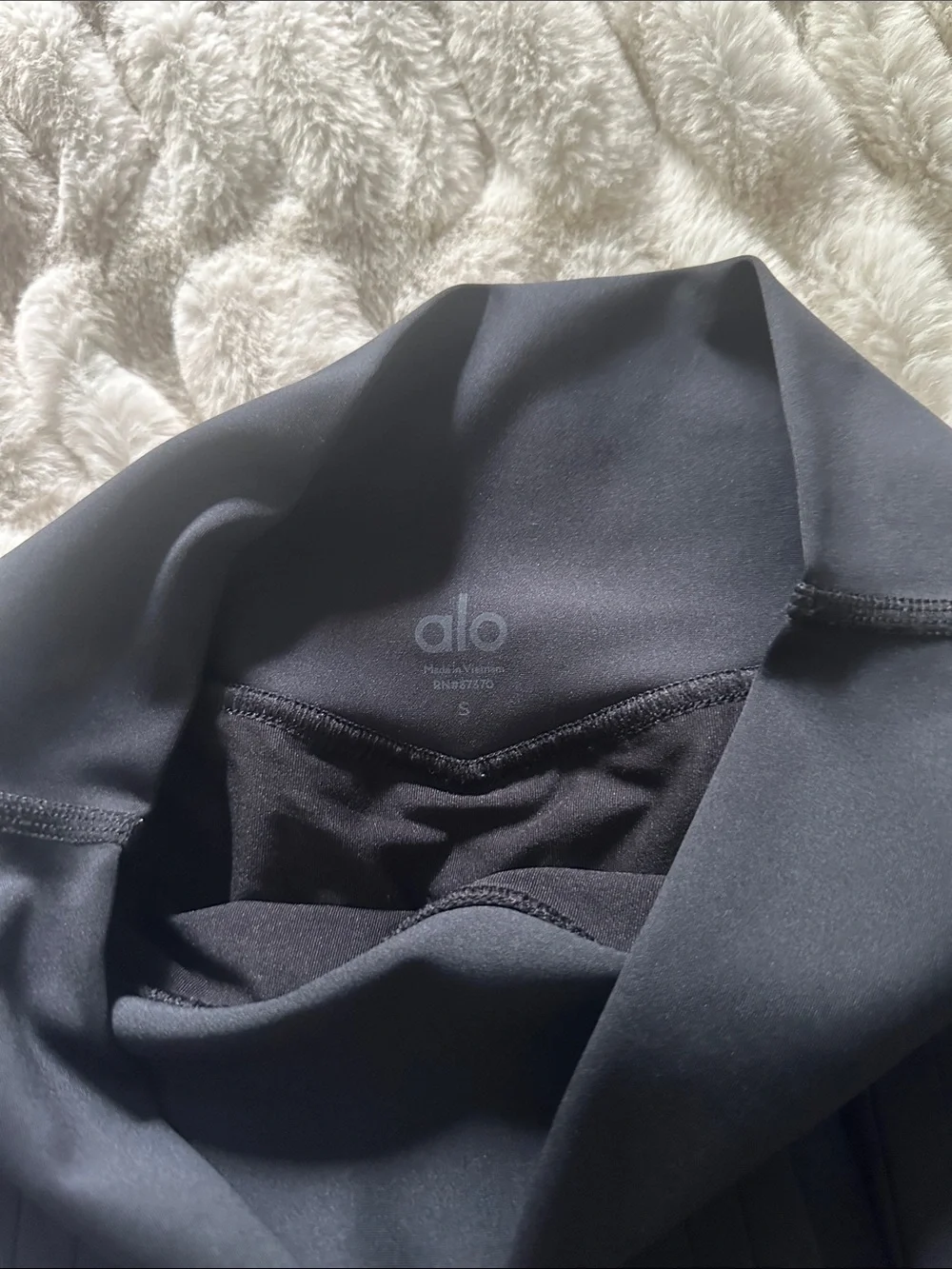 ALO Yoga black pleated